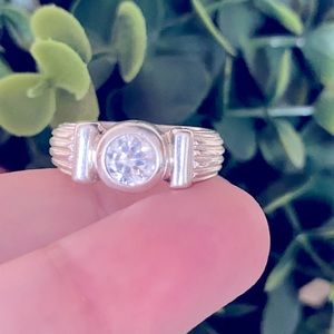 Monet Vintage thick unique Signed Sterling Silver 925 Bezel Set Cz Ring Size 8